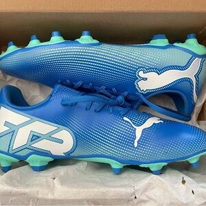 Puma NIB Vibrant Blue and White Soccer Cleats Shoes, men’s 10